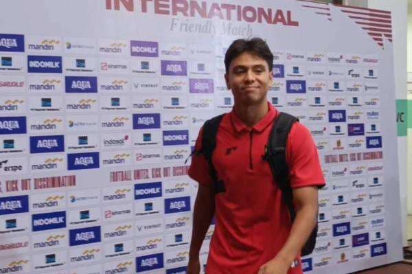 Adrian Wibowo Pulang ke Surabaya, Tak Sabar Debut bersama Timnas Indonesia Adrian Wibowo Pulang ke Surabaya, Tak Sabar Debut bersama Timnas Indonesia