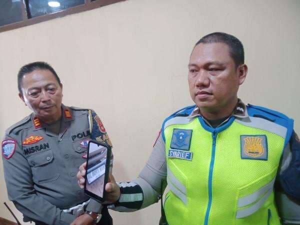 Ini Klarifikasi Anggota Sat Lantas Polrestabes Palembang Soal Video Viral di Gerbang Tol Keramasan Ini Klarifikasi Anggota Sat Lantas Polrestabes Palembang Soal Video Viral di Gerbang Tol Keramasan