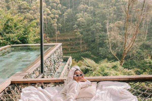 8 Glamping Terbaik di Indonesia yang Wajib Dicoba, Pemandian Air Panas di Ciwidey Bikin Betah 8 Glamping Terbaik di Indonesia yang Wajib Dicoba, Pemandian Air Panas di Ciwidey Bikin Betah