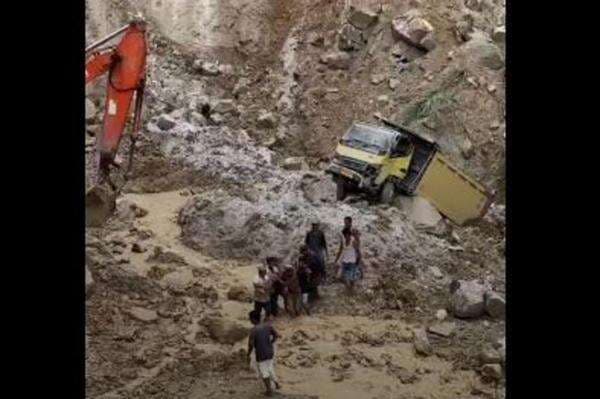 Longsor Tambang Batu Padas di Asahan, 3 Pekerja Tewas dan 1 Luka Berat Longsor Tambang Batu Padas di Asahan, 3 Pekerja Tewas dan 1 Luka Berat