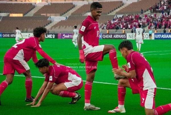 Media Asing Jagokan Timnas Indonesia U-17 Lolos 32 Besar Piala Dunia U-17 2025: Peluangnya Tembus 13 Persen! Media Asing Jagokan Timnas Indonesia U-17 Lolos 32 Besar Piala Dunia U-17 2025: Peluangnya Tembus 13 Persen!