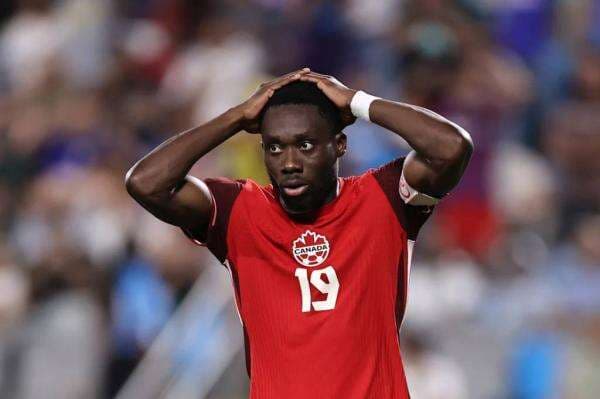 Alphonso Davies Cedera, Timnas Kanada Kehilangan Kapten di Laga Pembuka Piala Dunia 2026 Alphonso Davies Cedera, Timnas Kanada Kehilangan Kapten di Laga Pembuka Piala Dunia 2026