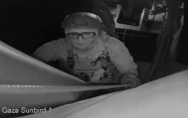 Pasukan Israel Serbu 4 Kapal Freedom Flotilla, Tangkap Ratusan Aktivis Internasional Pasukan Israel Serbu 4 Kapal Freedom Flotilla, Tangkap Ratusan Aktivis Internasional