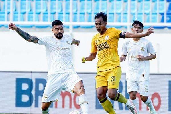 Hasil Liga 1 2024-2025: Semen Padang Tekuk Arema FC 2-0, PSS Sleman dan Barito Putera Degradasi Hasil Liga 1 2024-2025: Semen Padang Tekuk Arema FC 2-0, PSS Sleman dan Barito Putera Degradasi