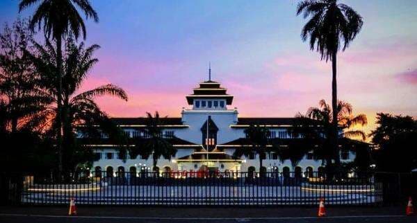 3 Jalur Alternatif Bandung Cirebon yang Aman untuk Pemula, Jalur Tikungan Tajam Bisa Dihindari 3 Jalur Alternatif Bandung Cirebon yang Aman untuk Pemula, Jalur Tikungan Tajam Bisa Dihindari