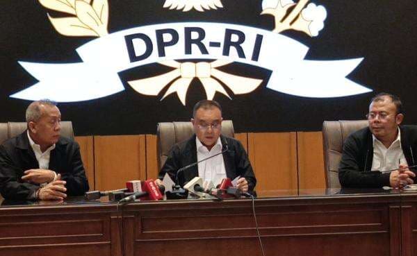 DPR Akhirnya Pangkas Tunjangan Listrik, Telepon, hingga Transportasi Anggota Dewan DPR Akhirnya Pangkas Tunjangan Listrik, Telepon, hingga Transportasi Anggota Dewan