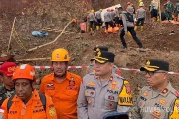 Longsor di Jatinangor Tewaskan 4 Pekerja Konstruksi, Dugaan Kelalaian Kerja Diselidiki Longsor di Jatinangor Tewaskan 4 Pekerja Konstruksi, Dugaan Kelalaian Kerja Diselidiki
