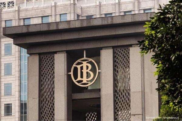BI Naikkan Suku Bunga Jadi 5,5 Persen Demi Perkuat Rupiah BI Naikkan Suku Bunga Jadi 5,5 Persen Demi Perkuat Rupiah