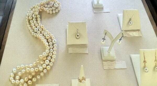 Oleh-Oleh Khas Mandalika, dari Dodol Rumput Laut hingga Mutiara Oleh-Oleh Khas Mandalika, dari Dodol Rumput Laut hingga Mutiara