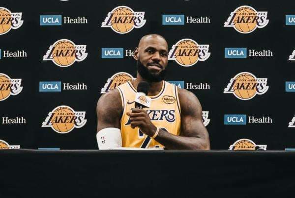 NBA 2025-2026: Baru Pulih, LeBron James Tak Paksakan Turun Laga LA Lakers vs Utah Jazz NBA 2025-2026: Baru Pulih, LeBron James Tak Paksakan Turun Laga LA Lakers vs Utah Jazz