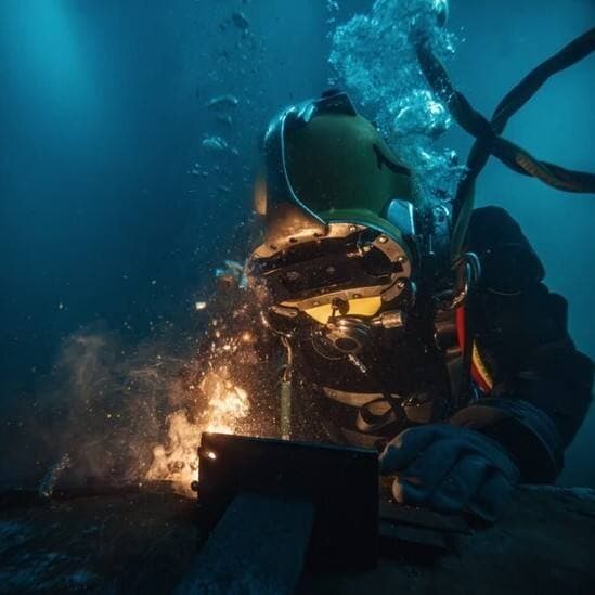 Gaji Tukang Las Bawah Laut Setahun Bisa Tiga Digit, Apa Saja Tugas-tugasnya? Gaji Tukang Las Bawah Laut Setahun Bisa Tiga Digit, Apa Saja Tugas-tugasnya?