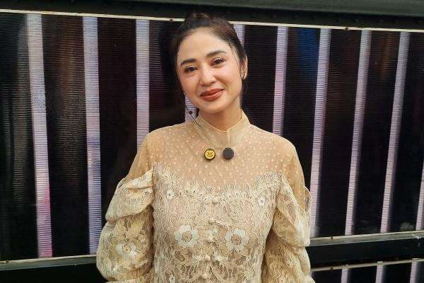 Demi Beri Efek Jera, Laporan Dewi Perssik ke Penyebar Hoaks Tanpa Melalui Somasi Demi Beri Efek Jera, Laporan Dewi Perssik ke Penyebar Hoaks Tanpa Melalui Somasi