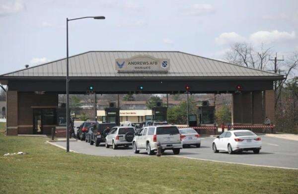 Pangkalan Markas Air Force One Dikirimi Paket Mencurigakan, Banyak Orang Sakit Tiba-Tiba Pangkalan Markas Air Force One Dikirimi Paket Mencurigakan, Banyak Orang Sakit Tiba-Tiba