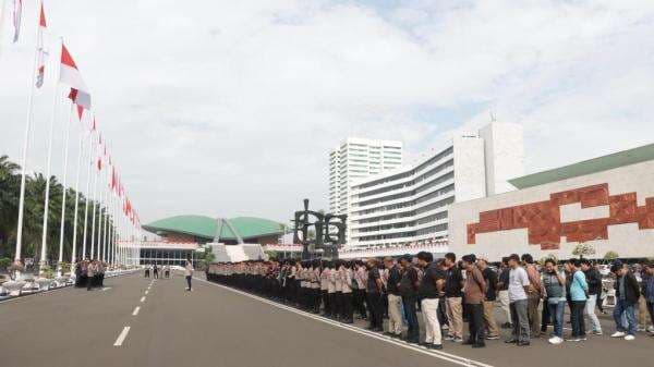 6.148 Aparat Gabungan Ditugaskan Kawal Demo di Gedung DPR/MPR 6.148 Aparat Gabungan Ditugaskan Kawal Demo di Gedung DPR/MPR