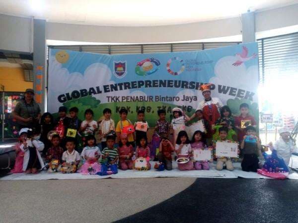 Mengembangkan Karakter Kewirausahaan Melalui Seni Budaya di TKK Penabur Bintaro Jaya Mengembangkan Karakter Kewirausahaan Melalui Seni Budaya di TKK Penabur Bintaro Jaya