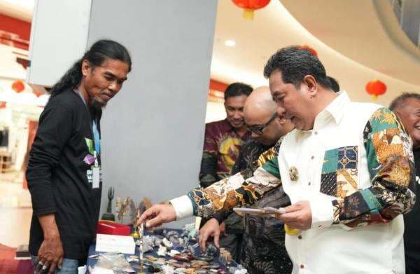 Ayo Meriahkan Kemilau Ngalo Manakarra di Mamuju, Lihat Batu Akik dan Pusaka Sulbar Ayo Meriahkan Kemilau Ngalo Manakarra di Mamuju, Lihat Batu Akik dan Pusaka Sulbar