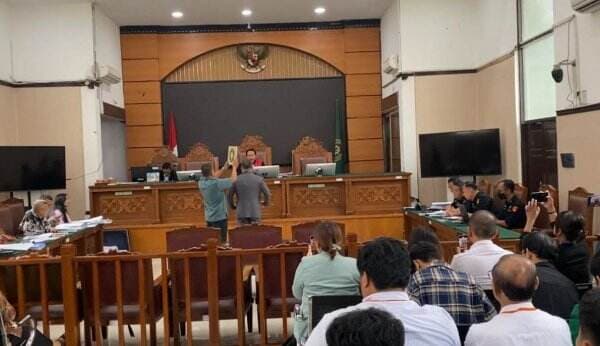 Sidang Praperadilan, Status Tersangka Nadiem Dipertanyakan Berdasarkan Politik Atau Hukum Sidang Praperadilan, Status Tersangka Nadiem Dipertanyakan Berdasarkan Politik Atau Hukum