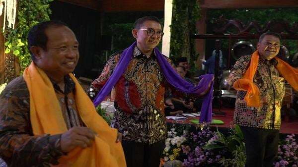 Ikut Menari Tayub Usai Terima Javanese Culture Award 2025, Fadli Zon: Rasanya Gembira Ikut Menari Tayub Usai Terima Javanese Culture Award 2025, Fadli Zon: Rasanya Gembira