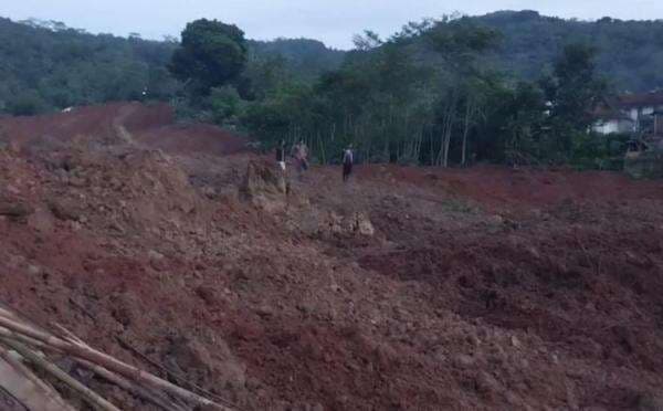 Longsor di Majenang Cilacap, BNPB Segera Relokasi 28 Warga Longsor di Majenang Cilacap, BNPB Segera Relokasi 28 Warga