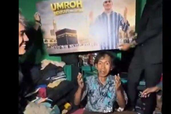 Sudrajat Naik Derajat! Penjual Es Gabus Viral Dapat Umrah, Omzet Terus Melejit! Sudrajat Naik Derajat! Penjual Es Gabus Viral Dapat Umrah, Omzet Terus Melejit!