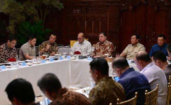 Prabowo Minta Kepala BGN Lengkapi Dapur MBG dengan Alat Tes Kit Prabowo Minta Kepala BGN Lengkapi Dapur MBG dengan Alat Tes Kit