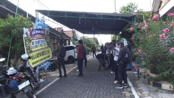 Mahasiswa Unnes Tewas Mengenaskan Usai Demo, Babak Belur dan Limpa Rusak Mahasiswa Unnes Tewas Mengenaskan Usai Demo, Babak Belur dan Limpa Rusak