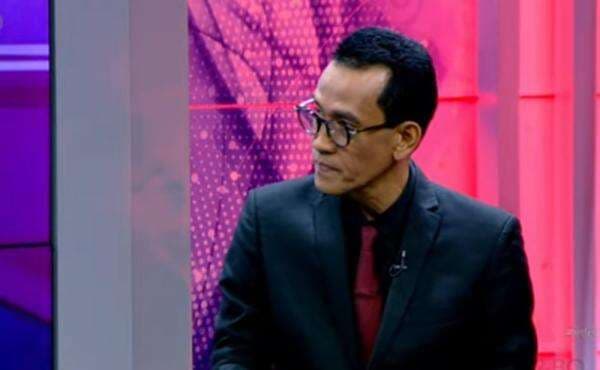 Refly Harun Nilai Pelimpahan Berkas Kasus Ijazah Jokowi Prematur: Penyidik Panik, Ada Tuntutan Refly Harun Nilai Pelimpahan Berkas Kasus Ijazah Jokowi Prematur: Penyidik Panik, Ada Tuntutan