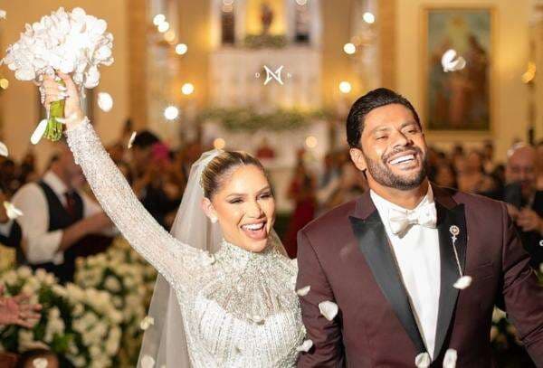 Kisah Romansa Pesepakbola Brasil Hulk, Menikahi Keponakan Sendiri Usai Bercerai dengan Mantan Istri Kisah Romansa Pesepakbola Brasil Hulk, Menikahi Keponakan Sendiri Usai Bercerai dengan Mantan Istri