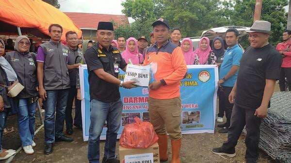 KSOP Bima dan Darma Wanita Peduli Bencana di Wera Bima, Bantuan Sembako Diserahkan KSOP Bima dan Darma Wanita Peduli Bencana di Wera Bima, Bantuan Sembako Diserahkan
