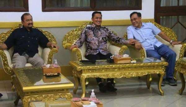 Anom dan Nurkholes Kunjungi Mansur Hidayat: Komitmen Kebersamaan Membangun Pemalang Anom dan Nurkholes Kunjungi Mansur Hidayat: Komitmen Kebersamaan Membangun Pemalang