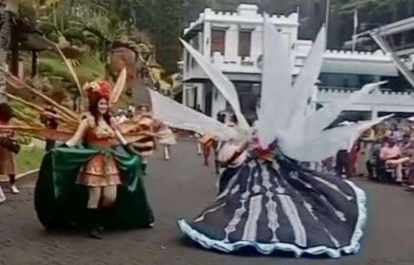 Parade Putri Bunga Siap Meriahkan Libur Lebaran di Taman Rekreasi Selecta Parade Putri Bunga Siap Meriahkan Libur Lebaran di Taman Rekreasi Selecta