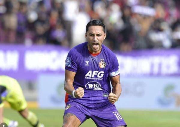 Ezra Walian Lempar Kode Setelah John Herdman Jadi Pelatih Timnas Indonesia, Siap Dipanggil? Ezra Walian Lempar Kode Setelah John Herdman Jadi Pelatih Timnas Indonesia, Siap Dipanggil?