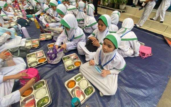 Program Makan Bergizi Gratis (MBG) Dongkrak Prospek Dua Emiten Ini Program Makan Bergizi Gratis (MBG) Dongkrak Prospek Dua Emiten Ini