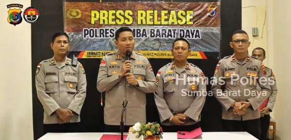 Oknum Polisi Diduga Lecehkan Korban Pemerkosaan di Kantor Polsek, Kapolres SBD Minta Maaf ke Publik Oknum Polisi Diduga Lecehkan Korban Pemerkosaan di Kantor Polsek, Kapolres SBD Minta Maaf ke Publik