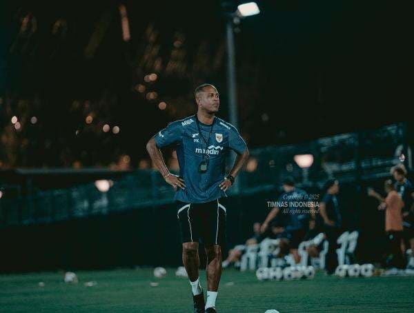 Bakal Duetkan Rizky Ridho-Justin Hubner di Laga Timnas Indonesia vs Irak? Patrick Kluivert: Kita Lihat Saja Bakal Duetkan Rizky Ridho-Justin Hubner di Laga Timnas Indonesia vs Irak? Patrick Kluivert: Kita Lihat Saja