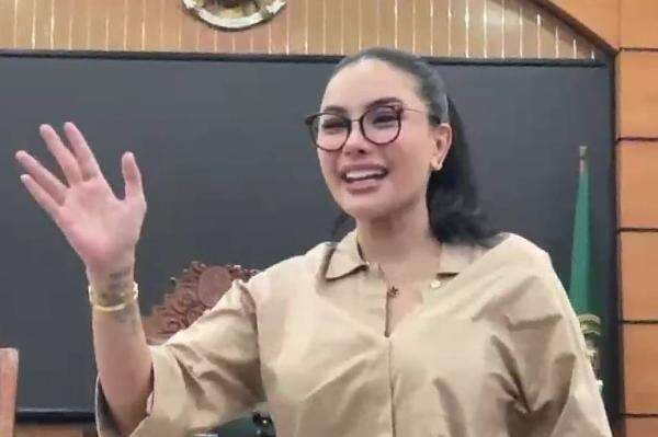 Nikita Mirzani Resmi Ajukan Kasasi usai Vonis Diperberat Jadi 6 Tahun Penjara Nikita Mirzani Resmi Ajukan Kasasi usai Vonis Diperberat Jadi 6 Tahun Penjara
