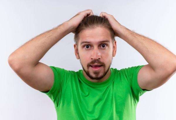 Rambut Rontok dan Dahi Makin Lebar? Ternyata Ini Penyebabnya Rambut Rontok dan Dahi Makin Lebar? Ternyata Ini Penyebabnya