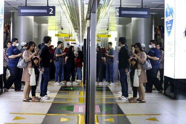Imbas Aksi Massa, MRT Jakarta Tutup Dua Stasiun Utama Imbas Aksi Massa, MRT Jakarta Tutup Dua Stasiun Utama