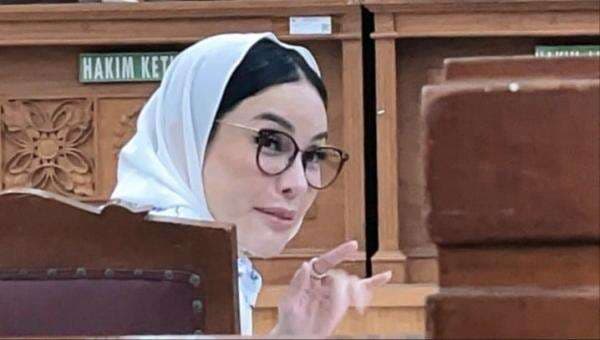 Minta Dibebaskan dari Kasus Pemerasan, Nikita Mirzani Tuduh Reza Gladys Penjahat Minta Dibebaskan dari Kasus Pemerasan, Nikita Mirzani Tuduh Reza Gladys Penjahat