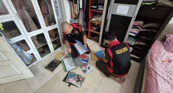 Bongkar Dugaan Korupsi Bimtek! Kejari Pringsewu Sita Dokumen Penting dari Kantor LPPAN Bongkar Dugaan Korupsi Bimtek! Kejari Pringsewu Sita Dokumen Penting dari Kantor LPPAN