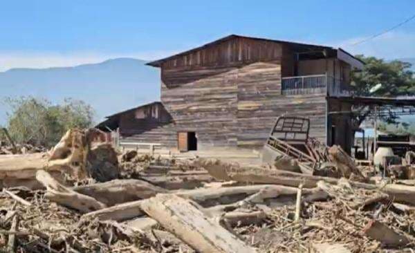 Ratusan Ton Gelondongan Kayu Masih Timbun Gayo Lues, Warga Khawatir Banjir Susulan Ratusan Ton Gelondongan Kayu Masih Timbun Gayo Lues, Warga Khawatir Banjir Susulan