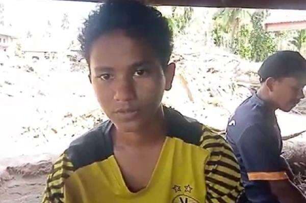 Kisah Pilu Asraf, Pelajar SMA Bertahan Hidup saat Banjir Bandang Pidie Jaya Kisah Pilu Asraf, Pelajar SMA Bertahan Hidup saat Banjir Bandang Pidie Jaya