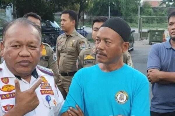 Tampang Jukir yang Viral Patok Parkir Rp30.000 di Alun-Alun Tegal, Mengelak saat Ditangkap Tampang Jukir yang Viral Patok Parkir Rp30.000 di Alun-Alun Tegal, Mengelak saat Ditangkap