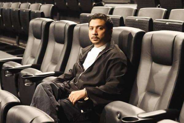 Alasan Menyentuh Sal Priadi Tetap Manggung di Pestapora 2025 Alasan Menyentuh Sal Priadi Tetap Manggung di Pestapora 2025