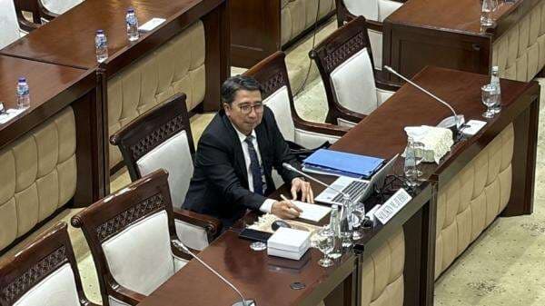 Solikin M Juhro Jalani Fit and Proper Test Calon DG BI: Ini Kesempatan Atas Amanah Strategis Solikin M Juhro Jalani Fit and Proper Test Calon DG BI: Ini Kesempatan Atas Amanah Strategis