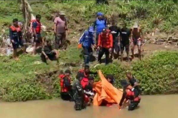 Tragis! Lansia Ditemukan Tewas Tenggelam di Sungai Karanganyar Kebumen Tragis! Lansia Ditemukan Tewas Tenggelam di Sungai Karanganyar Kebumen