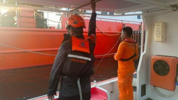 Kapal Nelayan Karam di Perairan Kepulauan Seribu, Lima ABK Hilang Kapal Nelayan Karam di Perairan Kepulauan Seribu, Lima ABK Hilang