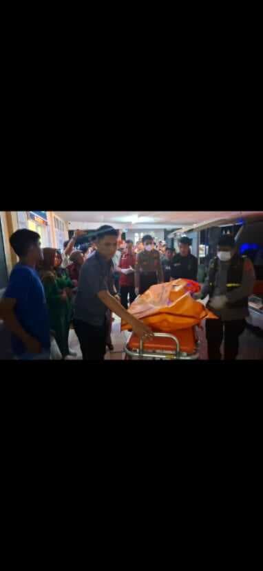 4 Jenazah Korban Bus ALS Dipindahkan ke RS Bhayangkara, Menunggu Dijemput Keluarga 4 Jenazah Korban Bus ALS Dipindahkan ke RS Bhayangkara, Menunggu Dijemput Keluarga