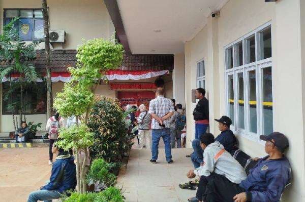 Polisi Tangkap 61 Orang usai Demo Ricuh di Malang, Termasuk 21 Anak-Anak Polisi Tangkap 61 Orang usai Demo Ricuh di Malang, Termasuk 21 Anak-Anak