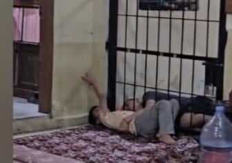 Viral Polisi Izinkan Tahanan Peluk Anak di Muaro Jambi, Alasan Aipda Handoko Bikin Haru Viral Polisi Izinkan Tahanan Peluk Anak di Muaro Jambi, Alasan Aipda Handoko Bikin Haru